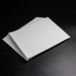 Ramette de 100 feuilles blanches A4 horizontal rainées